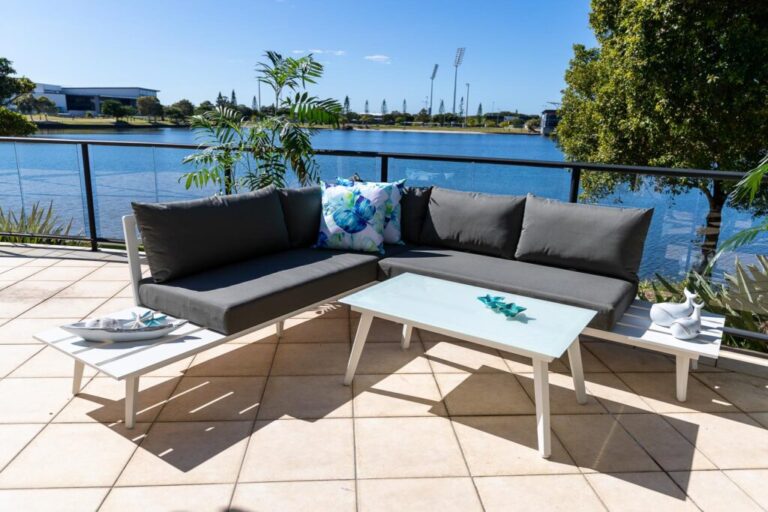 Outdoor Living Furniture: Complete Guide to Comfort, Durability, and Modern Outdoor Design